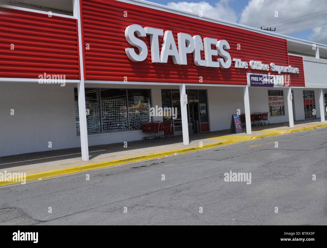 Staples Office store in Berwyn Heights, Md USA Stock Photo Alamy