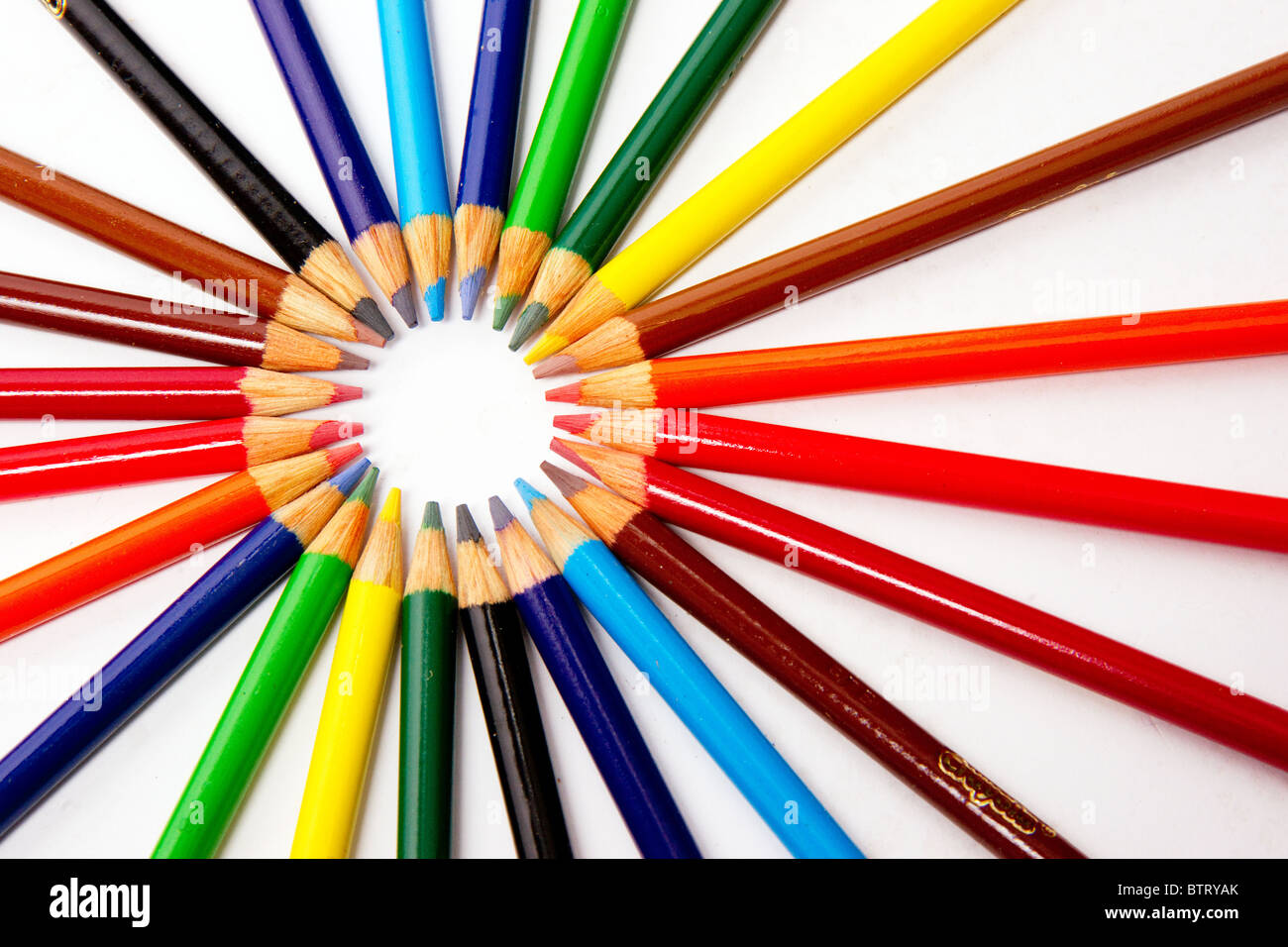 https://c8.alamy.com/comp/BTRYAK/pile-of-colored-pencils-for-art-projects-BTRYAK.jpg