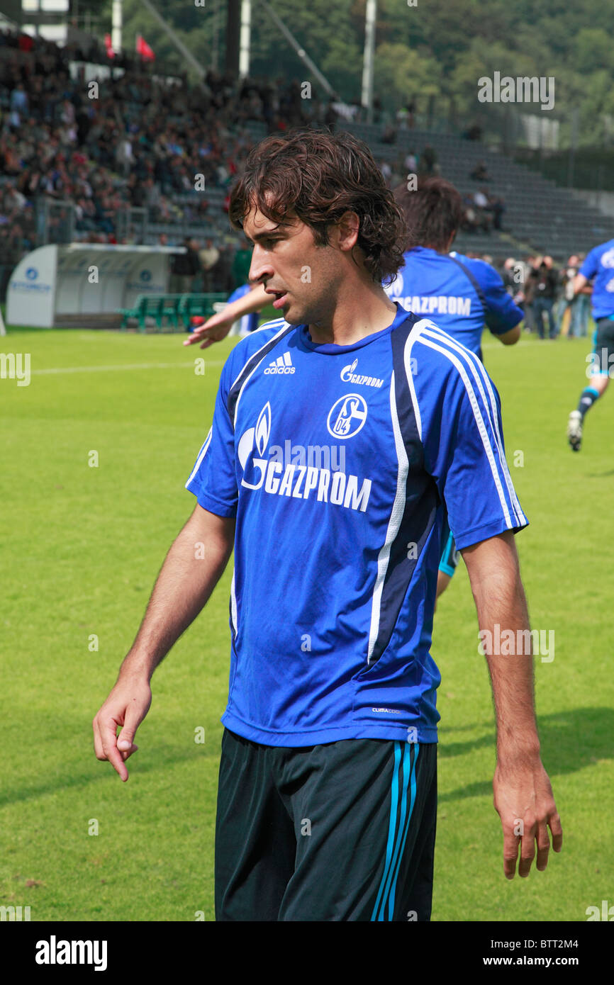 sports, football, Bundesliga, 2010/2011, friendly match 2010, Bayer 04 Leverkusen versus FC Schalke 04 4:0, Stadium Am Zoo in Wuppertal, Raul, Raul Gonzalez Blanco (S04) Stock Photo