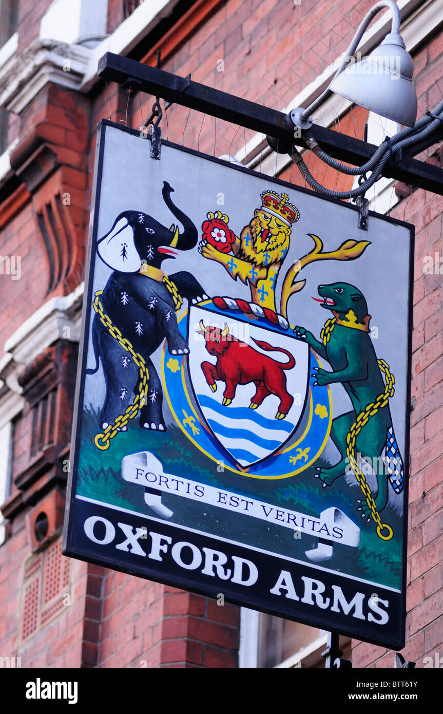 Oxford Arms Pub Sign, Camden High Street, Camden Town, London, England, UK Stock Photo