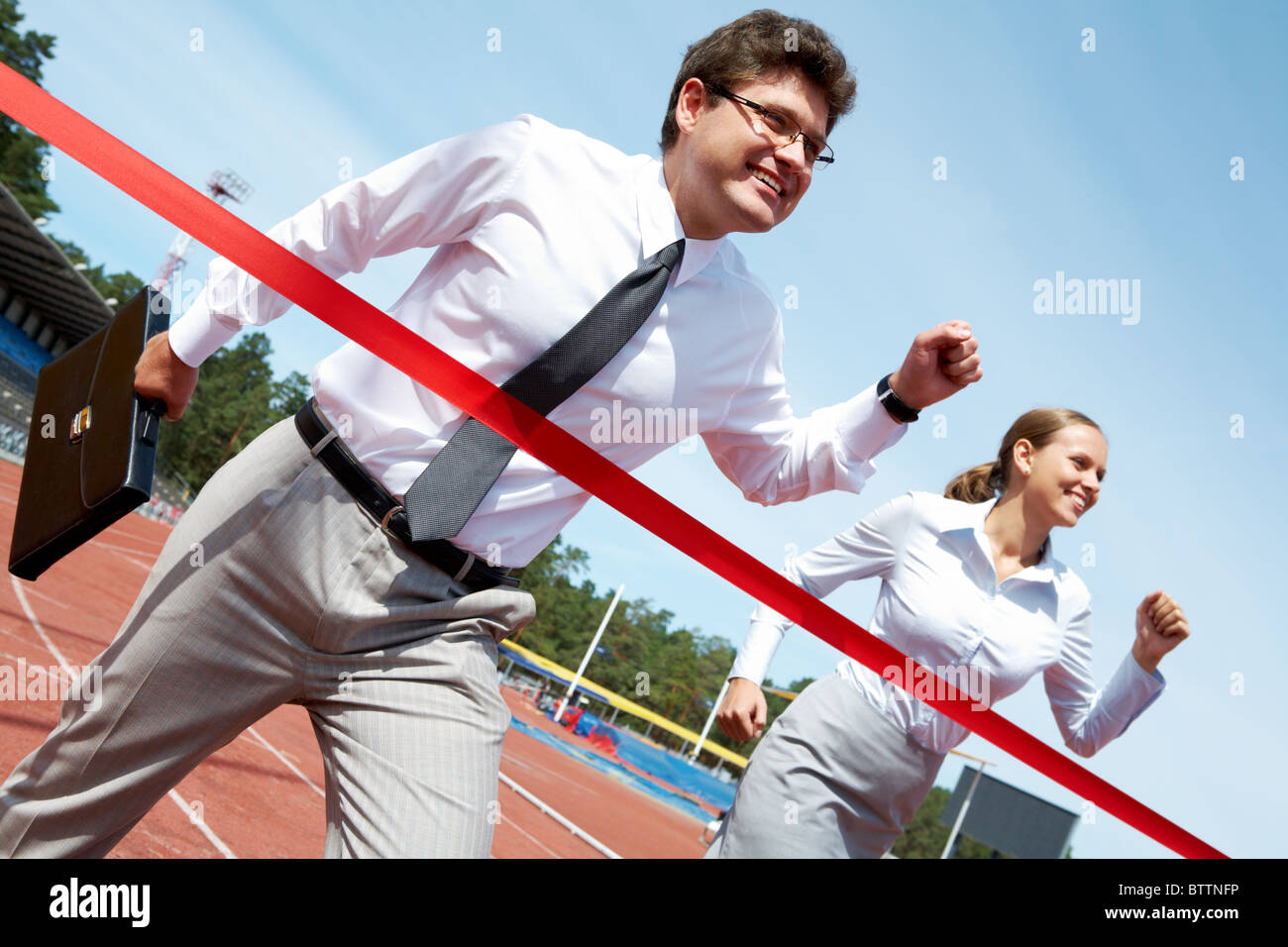 Стремление человека. Стремление человека быть в обществе других. Тренер личностного роста. Стремление к успеху. Стремление человека.