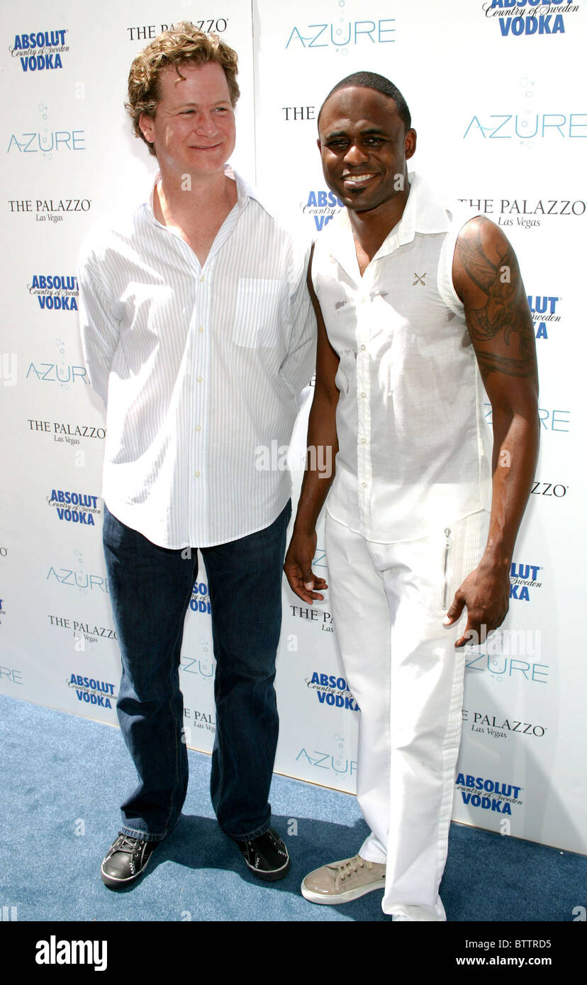 wayne-brady-celebrates-cbs-let-s-make-a-deal-and-venetian-showroom-residency-stock-photo-alamy