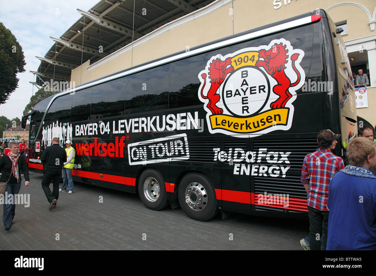 Bus in zoo hires stock photography and images Alamy