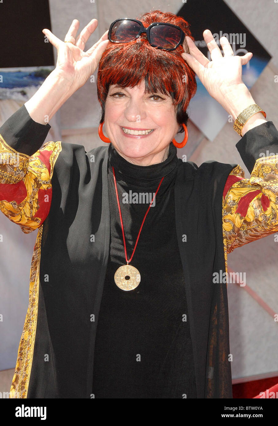 Joanne worley hi-res stock photography and images - Alamy