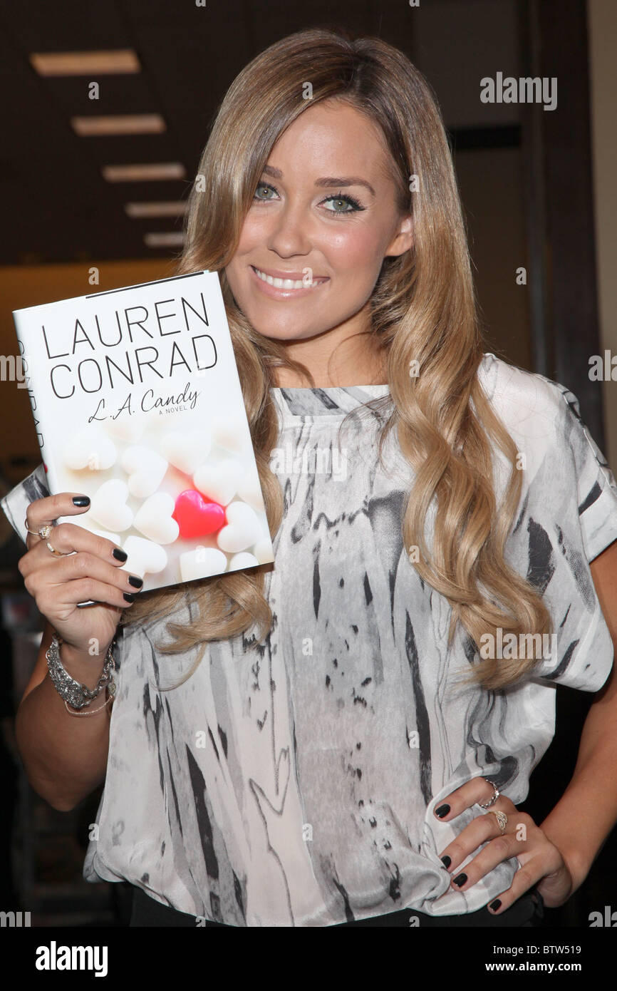 LA CANDY Book Signing by Lauren Conrad Stock Photo Alamy