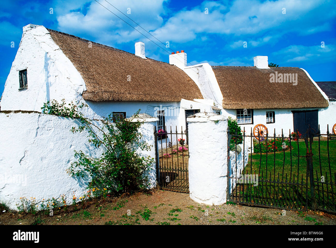 Loughshinny Co Dublin Ireland Cottages Stock Photo 32516070