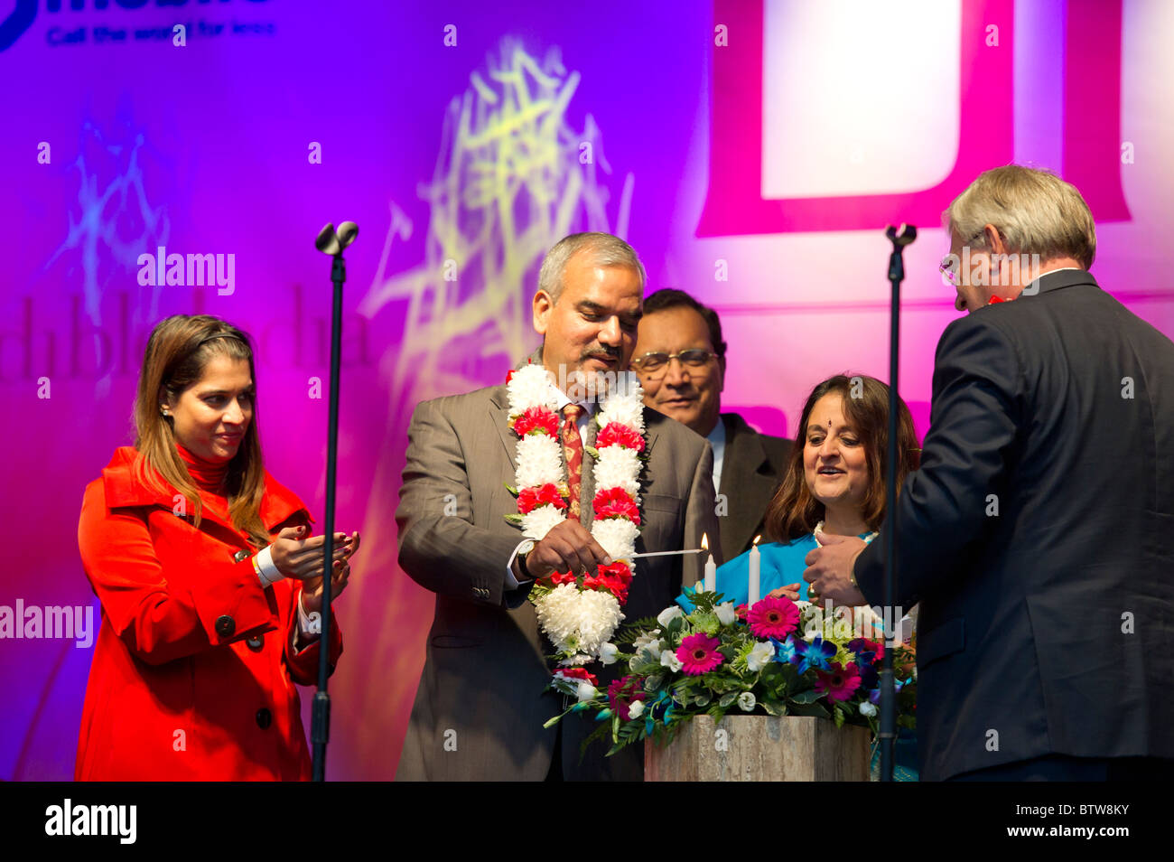 The Indian High Commissioner for the UK and Richard Barnes, the Deputy Mayor of London, light candle for the Diwali Festival. Stock Photo