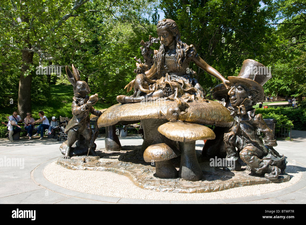 Cheshire cat alice in wonderland hires stock photography and images