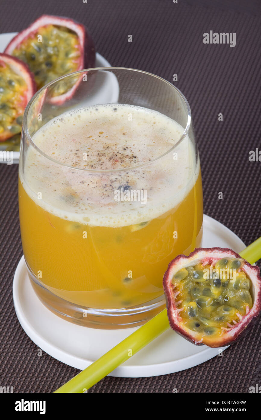 juice of passion fruit Stock Photo Alamy