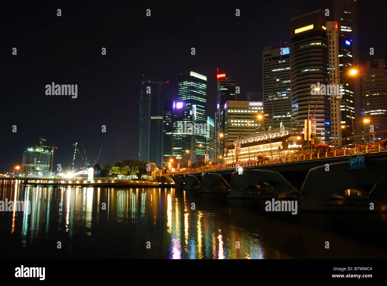 Singapore city construction night hi-res stock photography and images ...