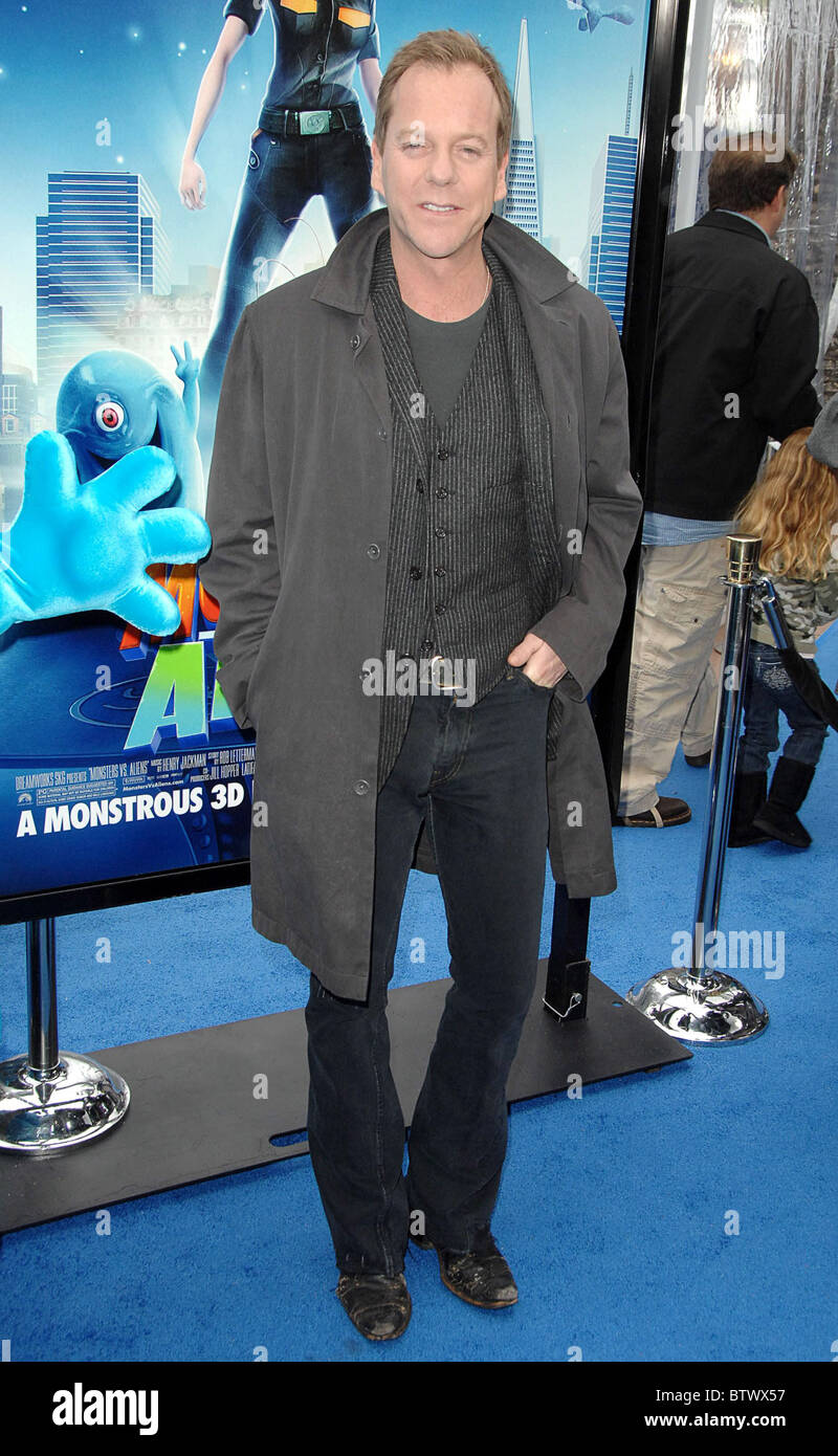 MONSTERS VS. ALIENS Premiere Stock Photo - Alamy