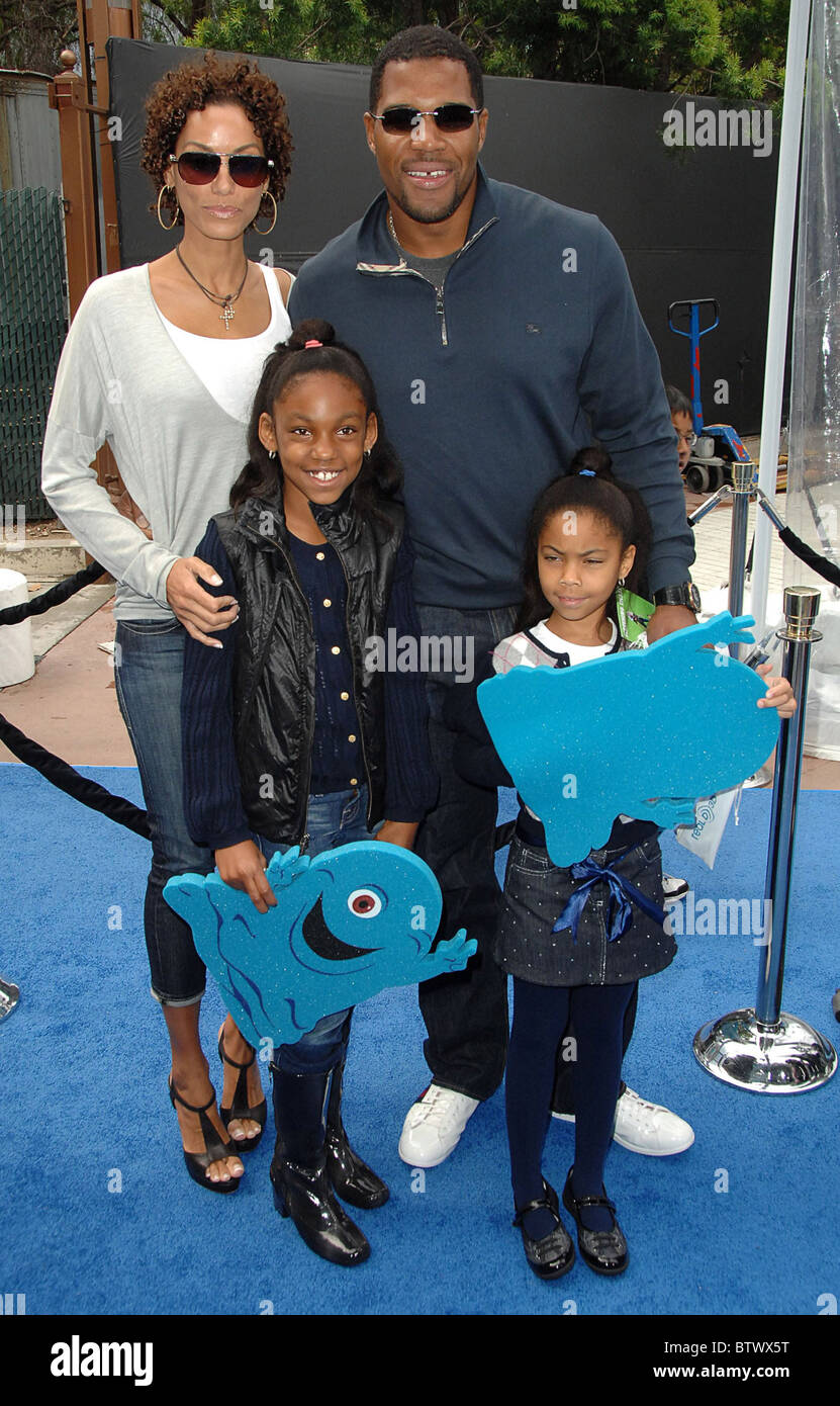 MONSTERS VS. ALIENS Premiere Stock Photo - Alamy