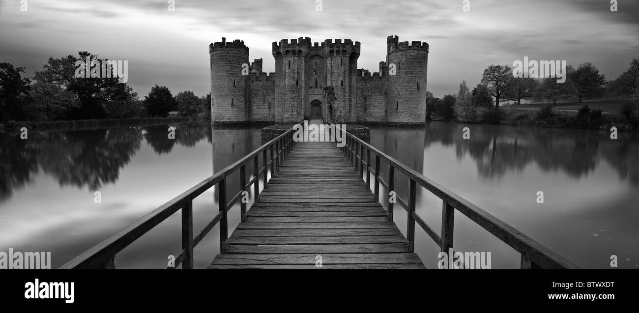 a calm morning sets off this autumnal scene at Bodiam Castle, East Sussex Stock Photo