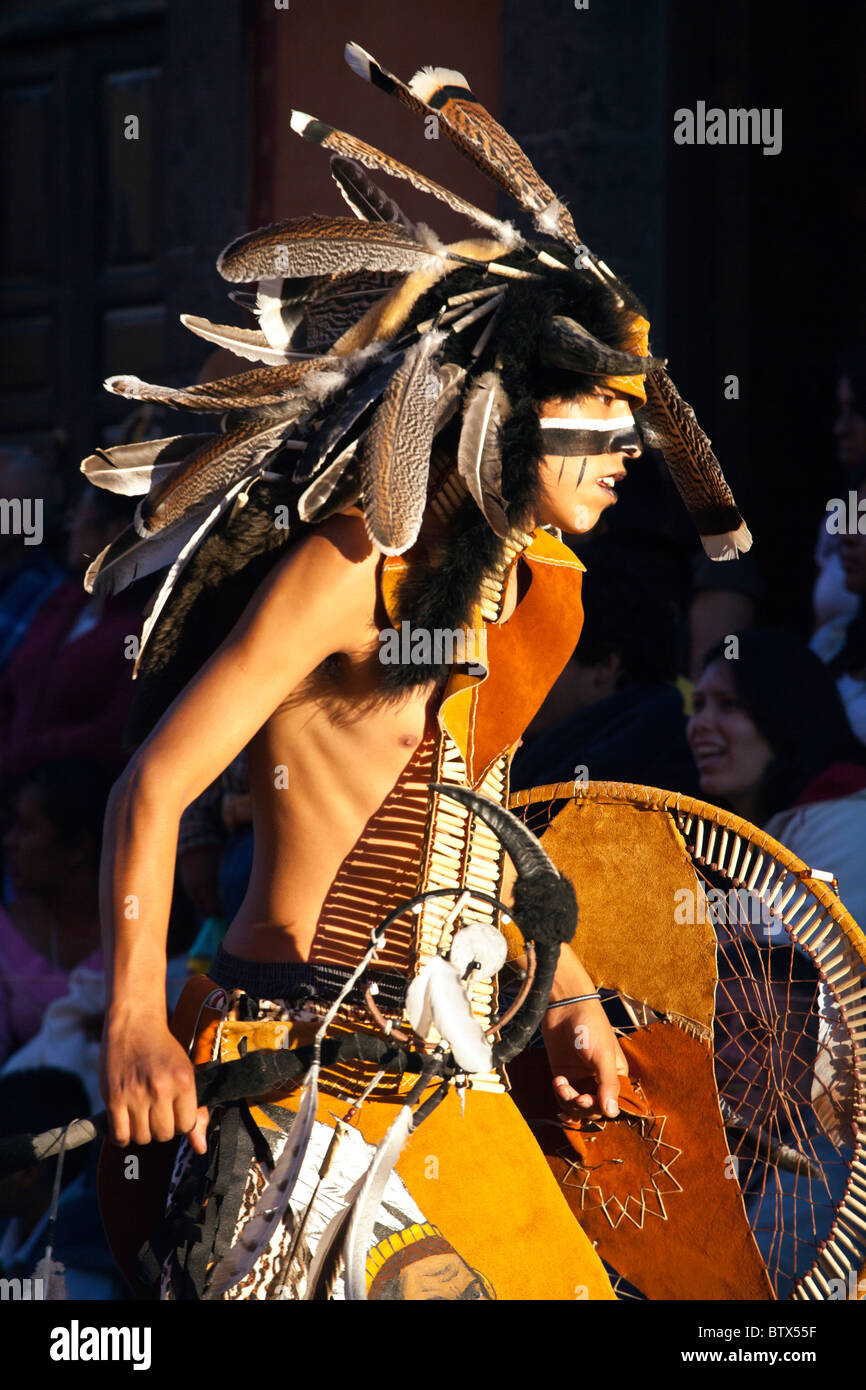 Aztec Dance Troupe High Resolution Stock Photography and Images - Alamy