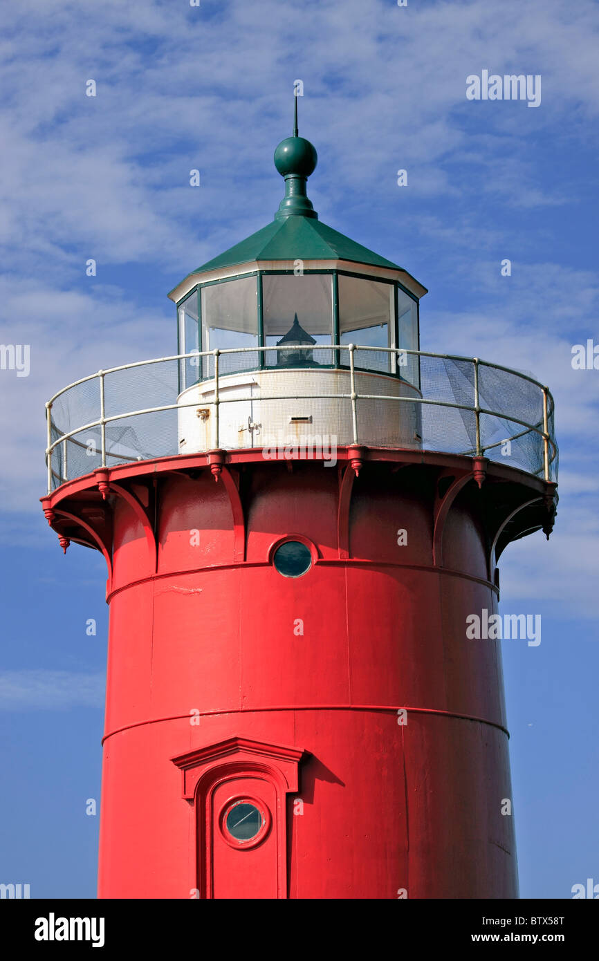 The Little Red Lighthouse on the Hudson River at the base of the New York side of the George Washington Bridge Stock Photo