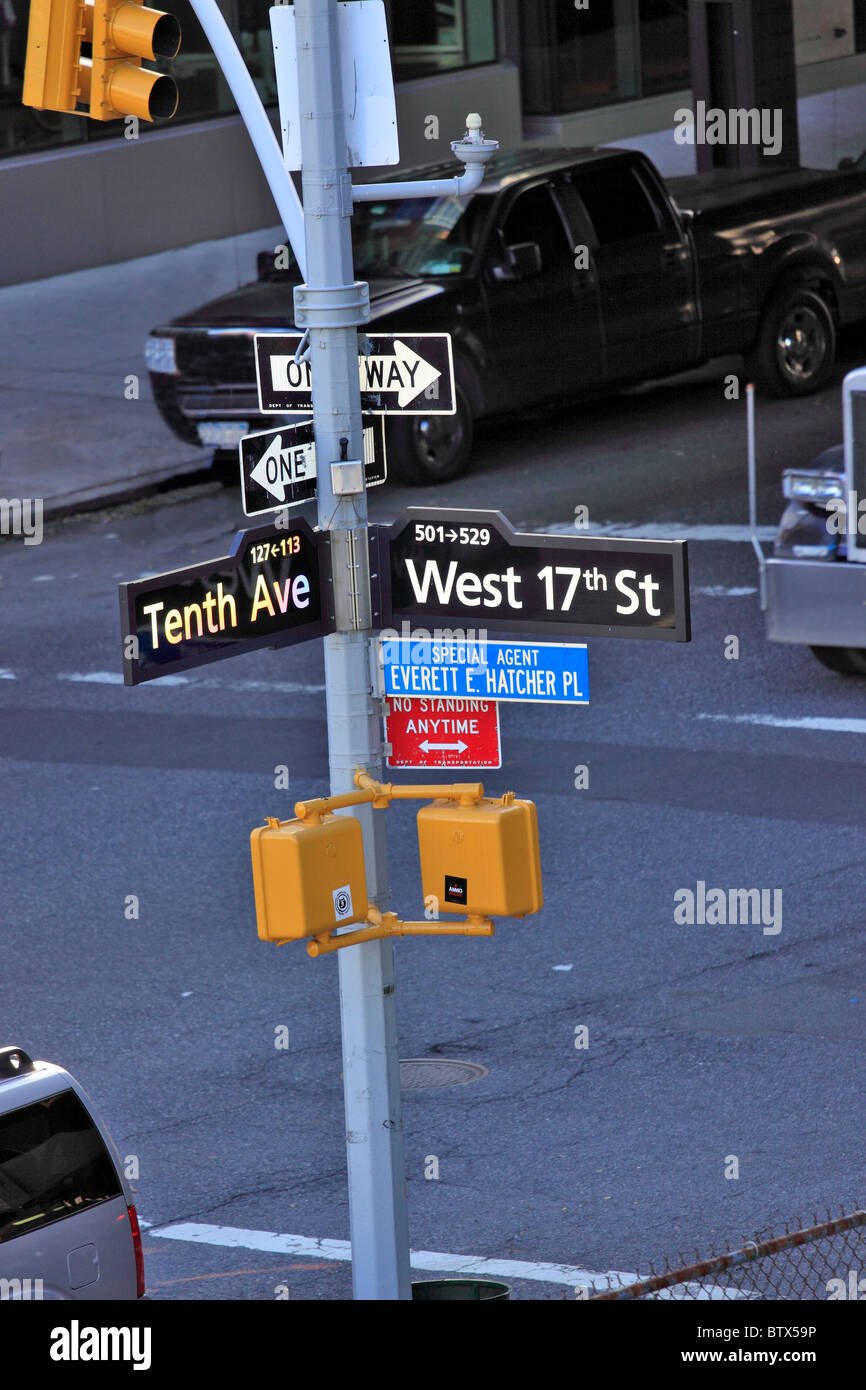 Manhattan street corner hires stock photography and images Alamy