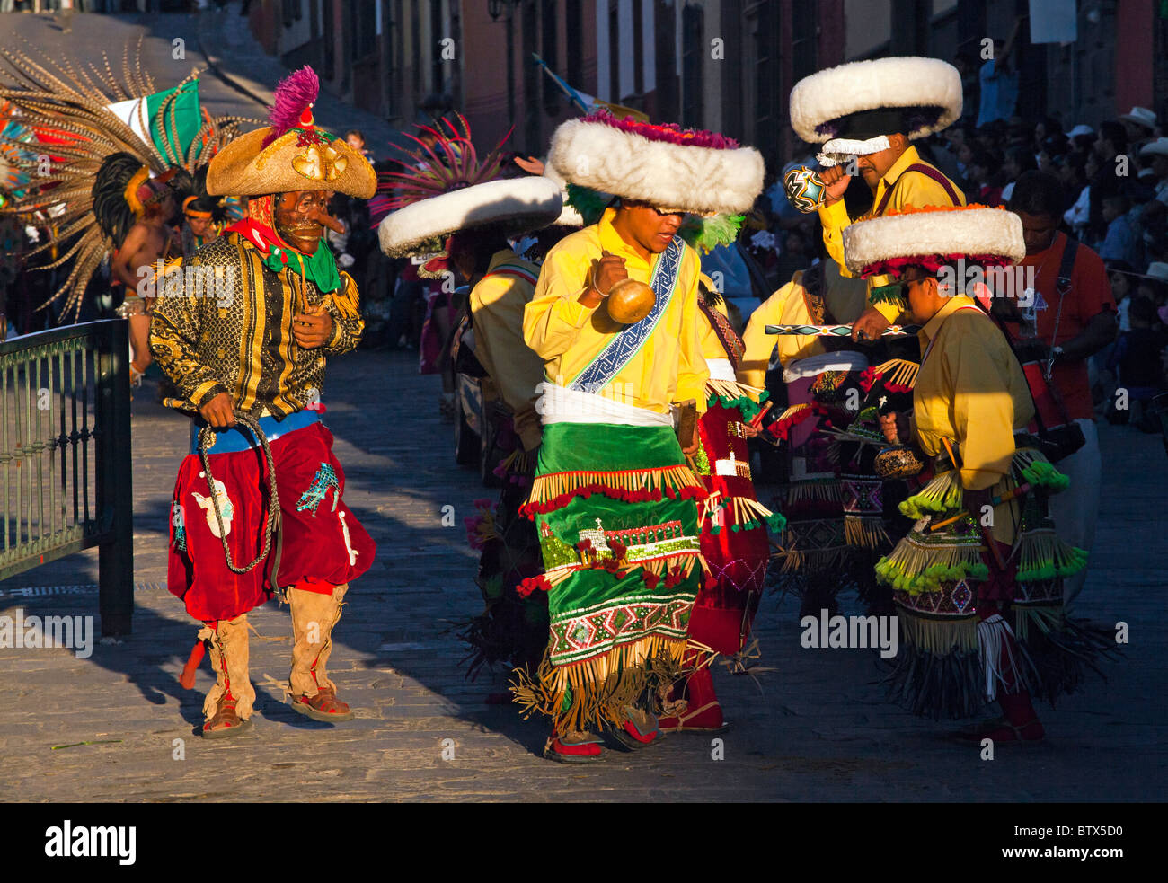 The mexican hat dance hi-res stock photography and images - Alamy