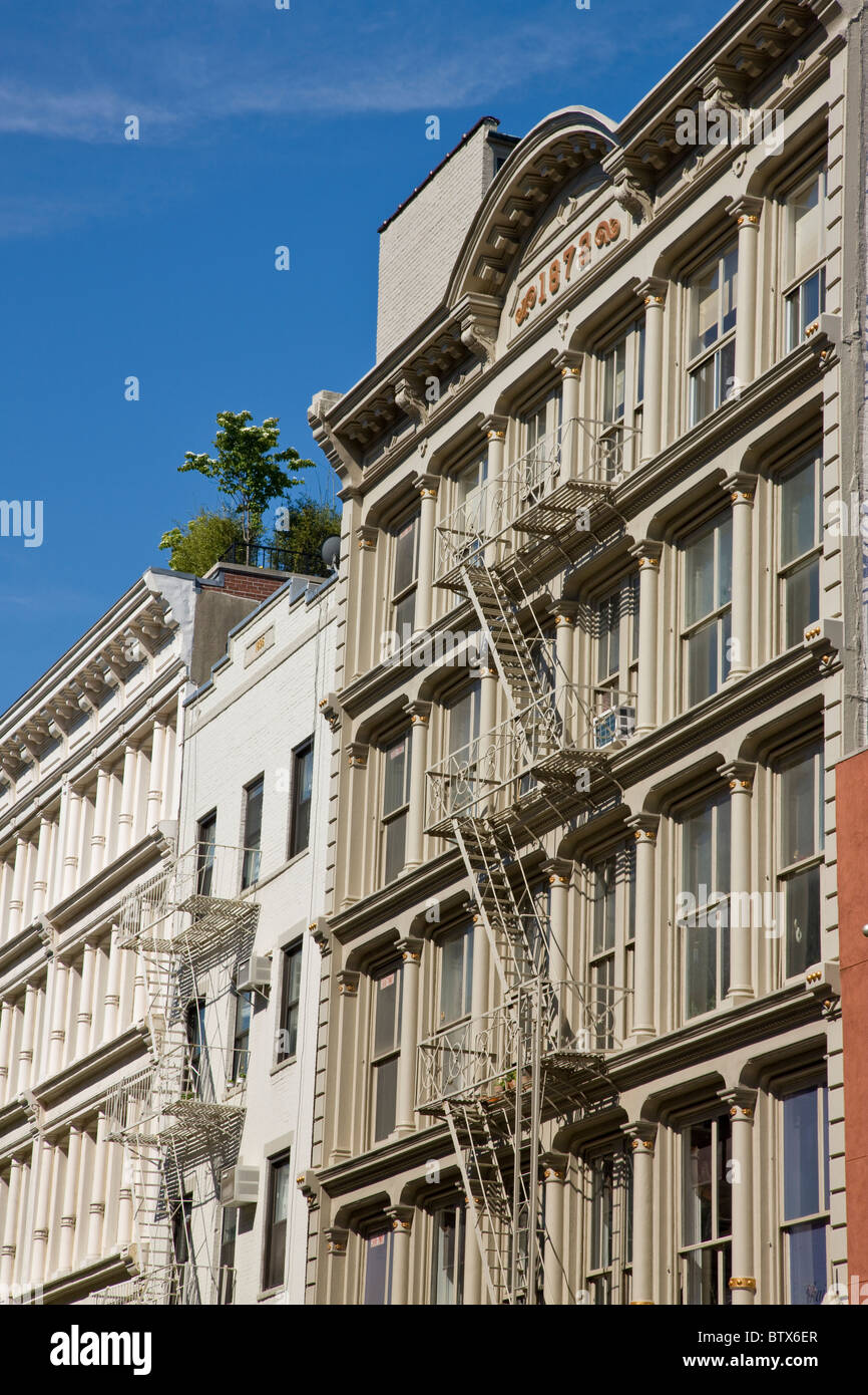 Cast iron fire escapes hires stock photography and images Alamy