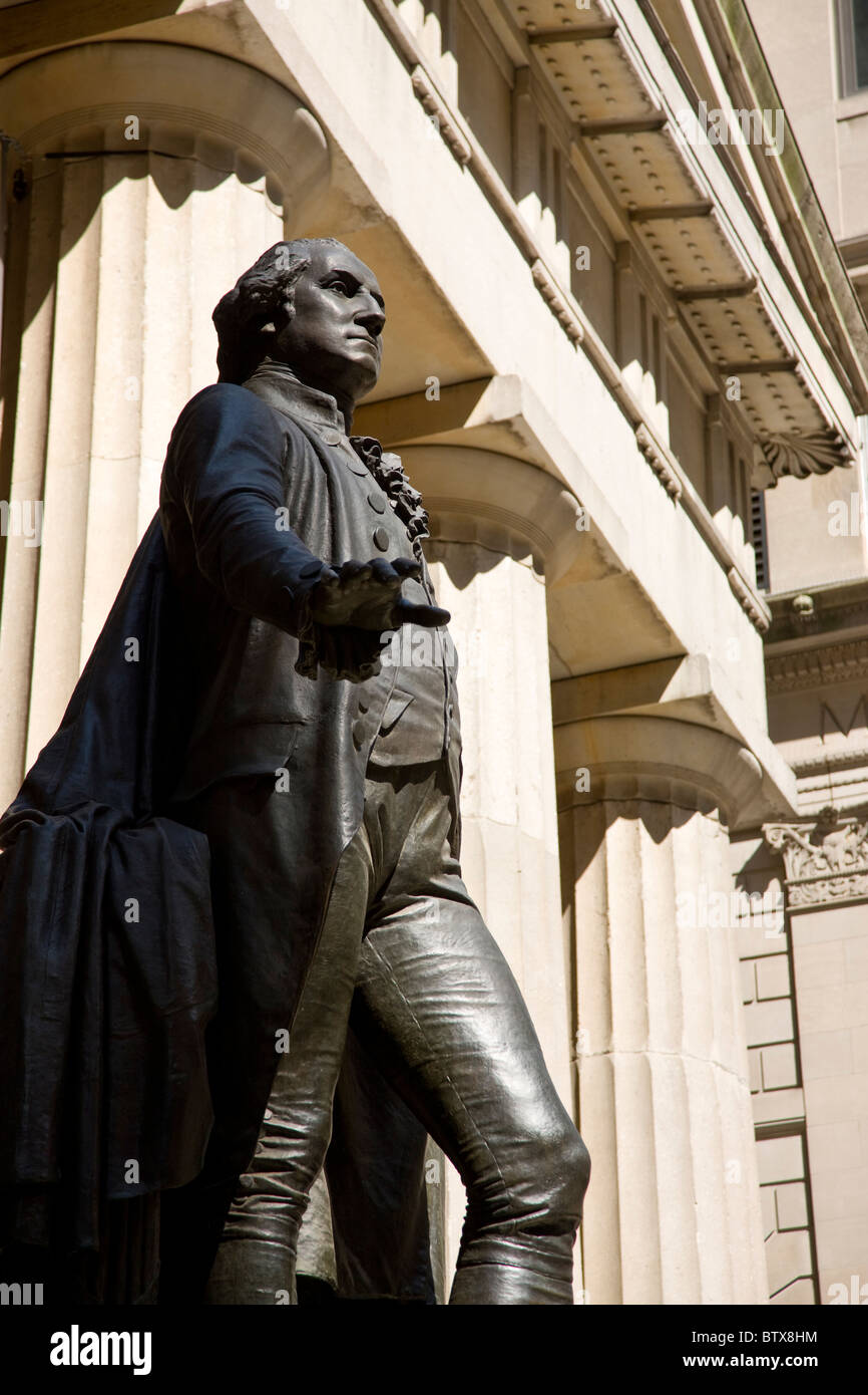 George Washington statue outside the Federal Hall National Memorial ...