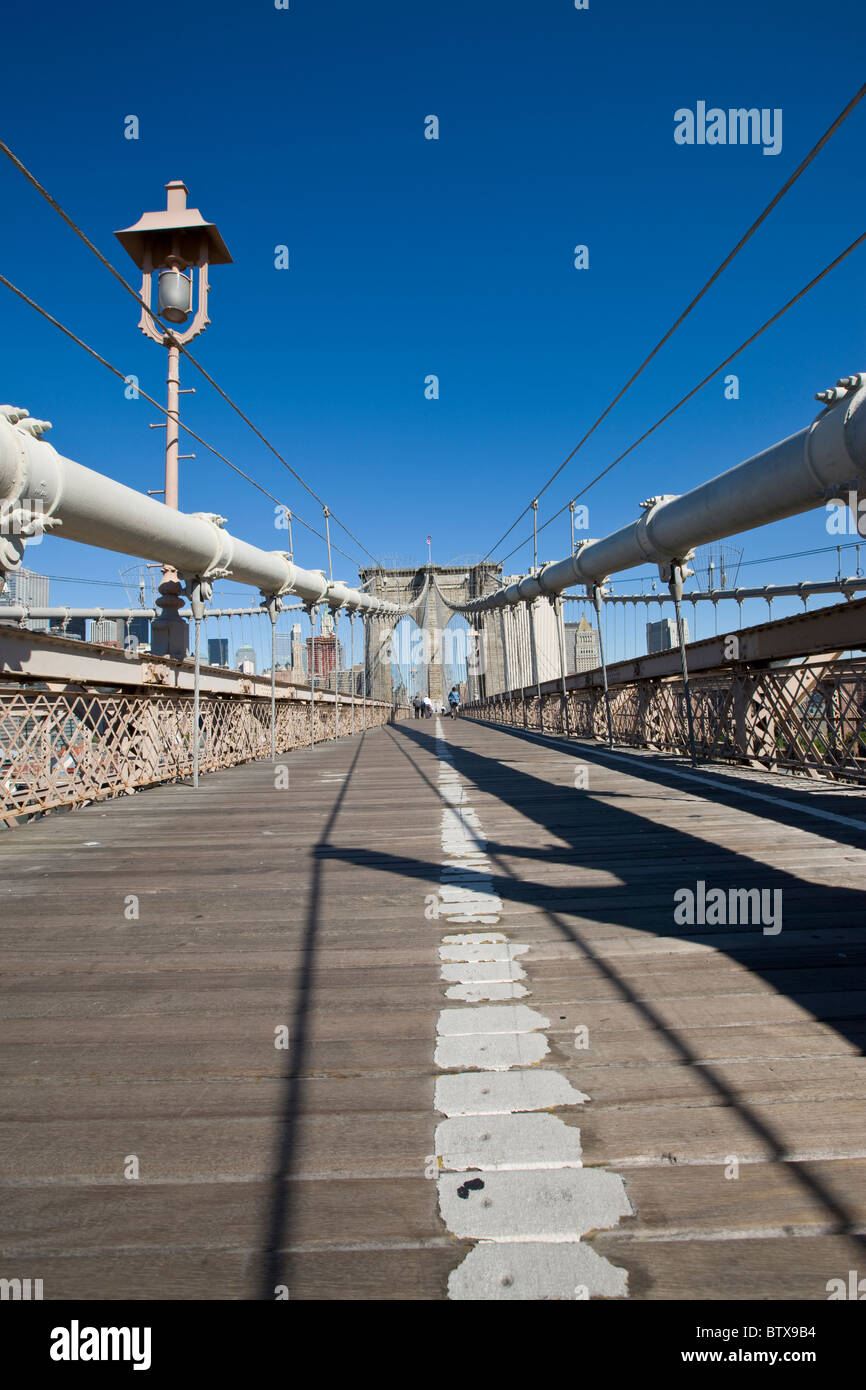 Brooklyn Bridge Pedestrian Walkway Stock Photo - Alamy