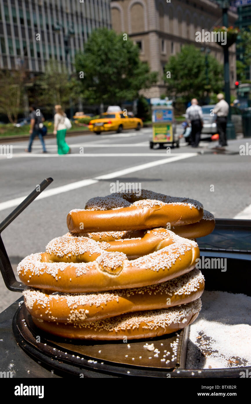 Pretzels on Park Avenue in midtown Manhattan Stock Photo Alamy