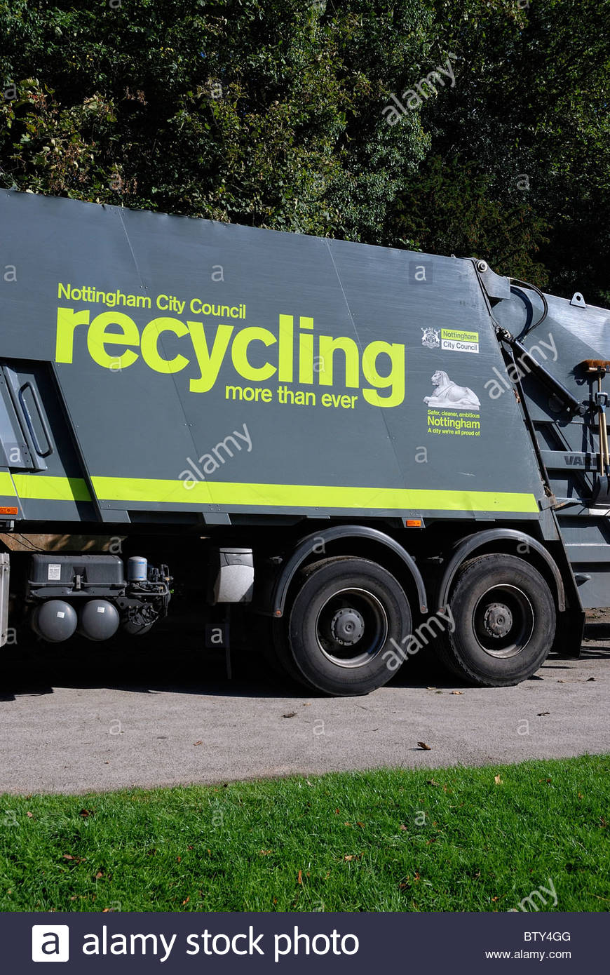 Refuse Collection Lorry Stock Photos & Refuse Collection Lorry Stock Images - Alamy