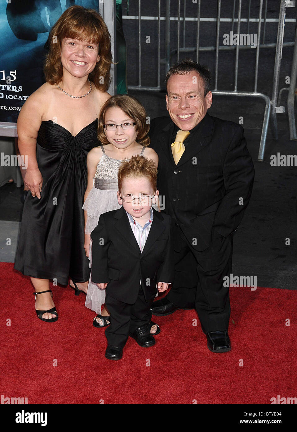 Warwick davis family hi-res stock photography and images - Alamy