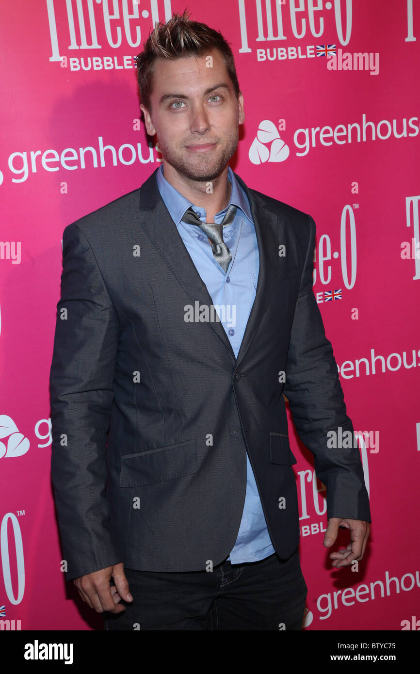 Three Olives Vodka Launch of New BUBBLE Flavor Stock Photo Alamy