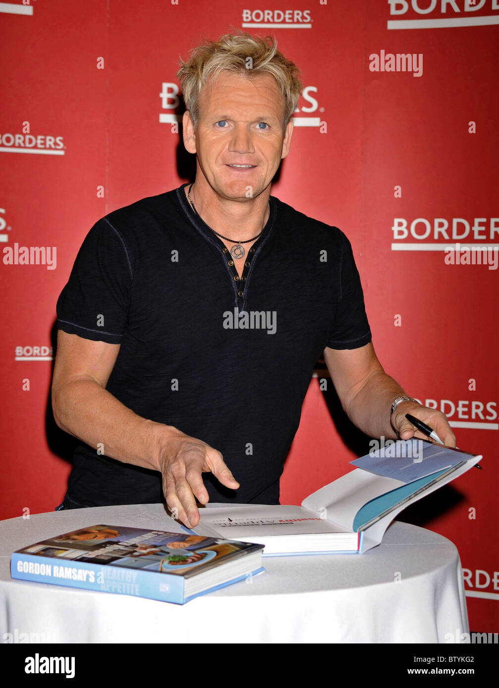 Chef Gordon Ramsay HEALTHY APPETITE Cook Book Signing Stock Photo Alamy