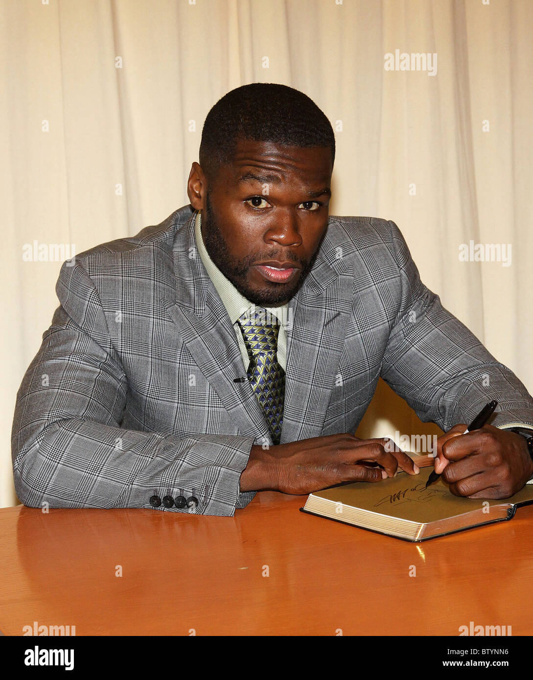 THE 50TH LAW Book Signing By 50 Cent Stock Photo Alamy
