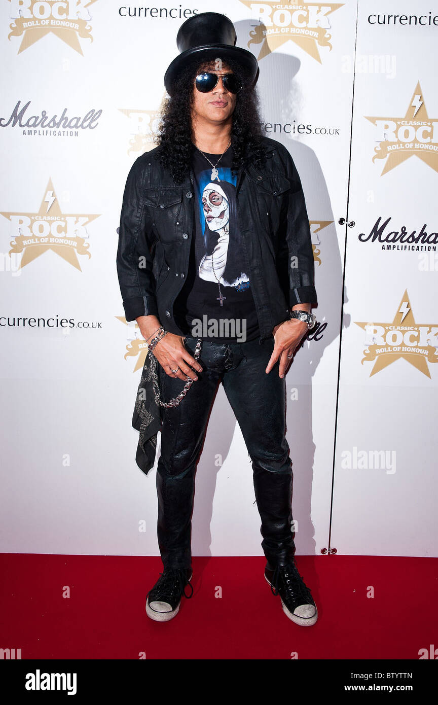 Slash arrives at Marshall Classic Rock Roll of Honour Awards at The Roundhouse, Camden Town, 10 November 2010 Stock Photo
