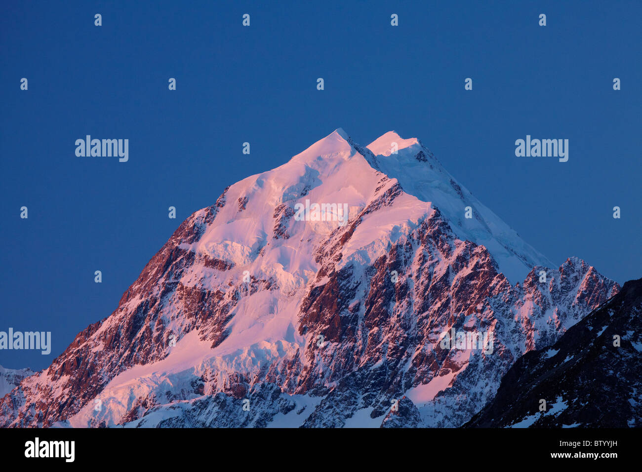 Alpenglow on aoraki mount cook hi-res stock photography and images - Alamy