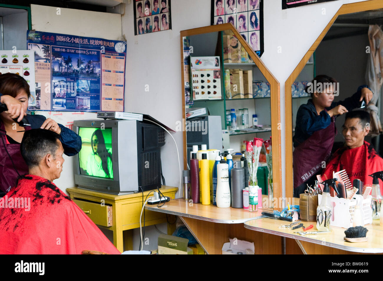 Chinese barber hires stock photography and images Alamy