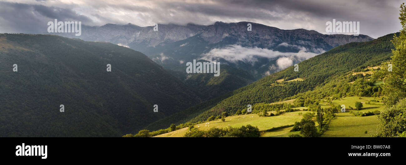 Misty early morning near the village of Vilanova de Banat, Cataloñia, Spain, looking towards the Sierra de Cadí mountain range Stock Photo