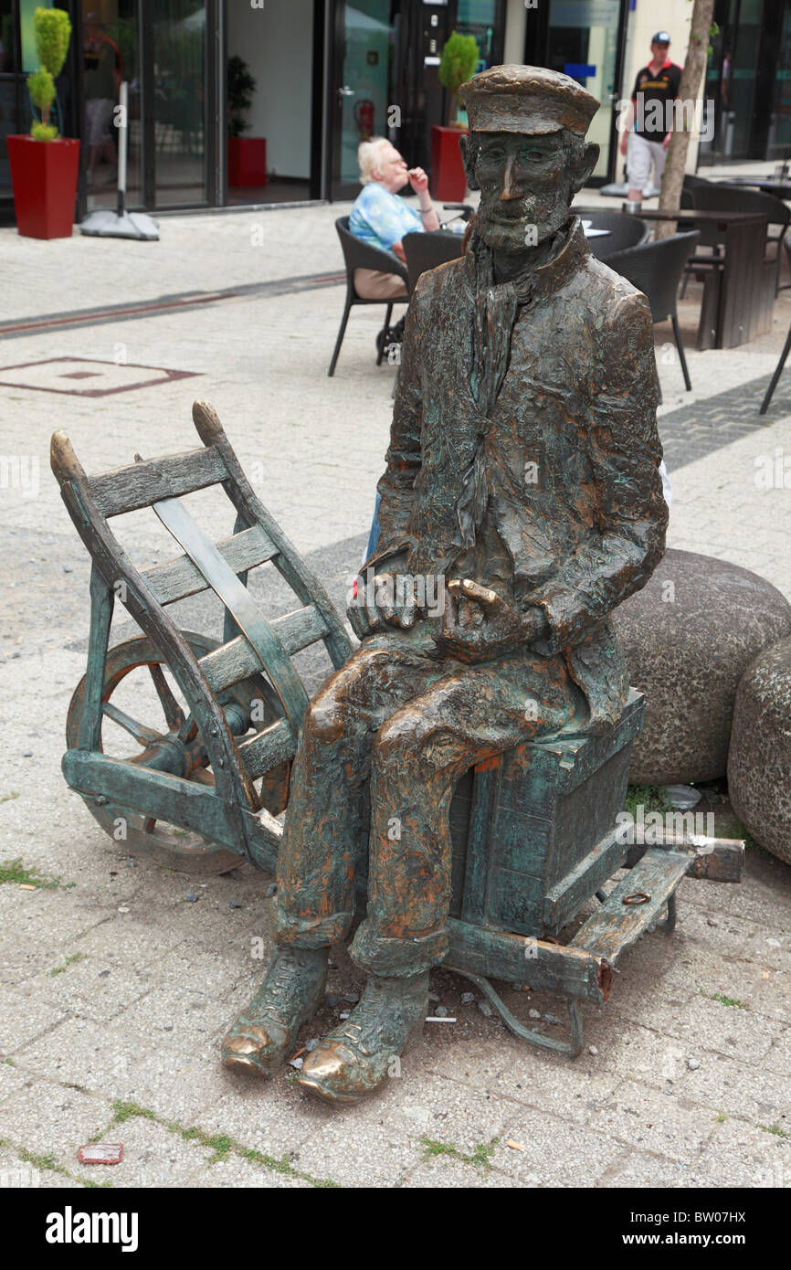 Skulptur des Wuppertaler Originals Zuckerfritz von Bildhauerin Ulle Hees in Wuppertal-Elberfeld, Wupper, Bergisches Land, Nordrhein-Westfalen Stock Photo