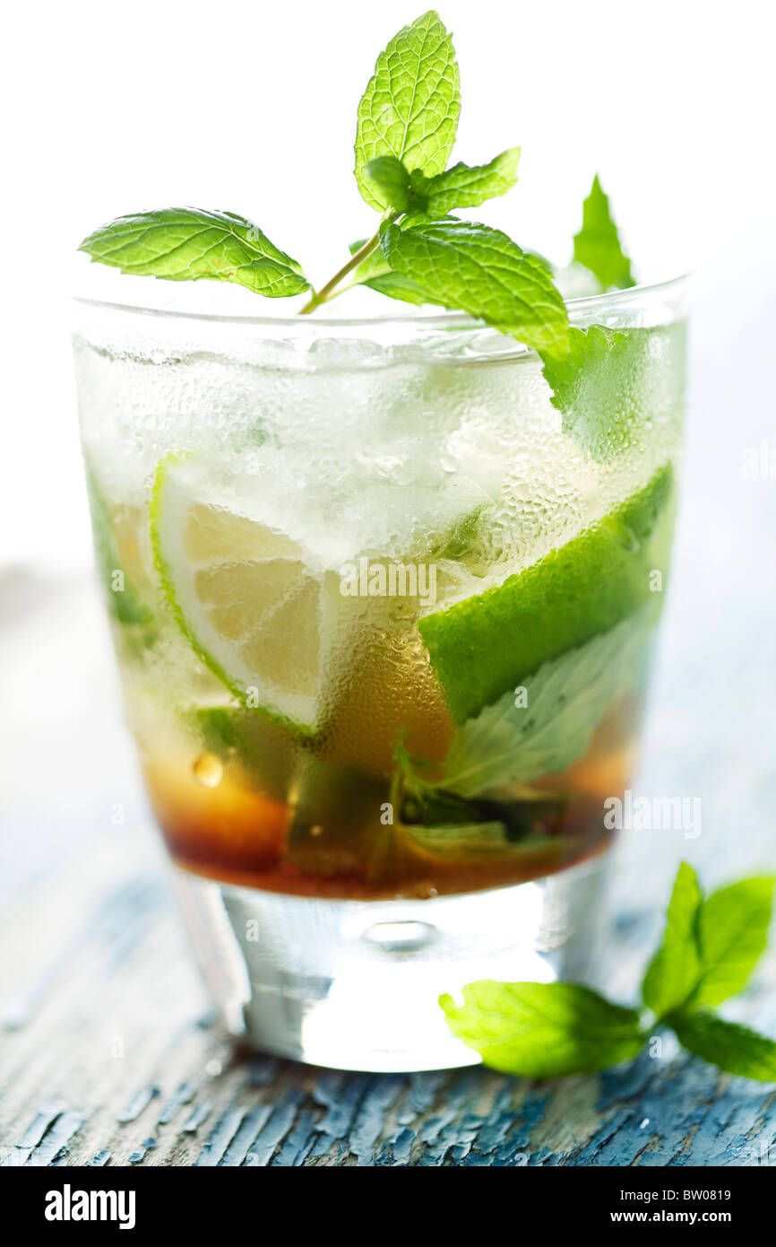 Glass of Mojito cocktail Stock Photo by ©baibaz 184238626