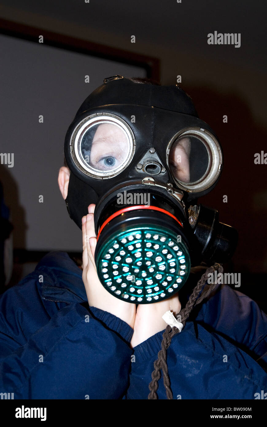Boy wearing gas mask hi-res stock photography and images - Alamy