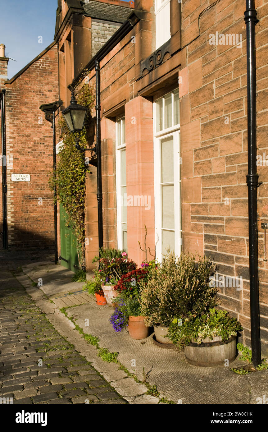 Traditional terraced housing in Belford Mews, Edinburgh Stock Photo Alamy