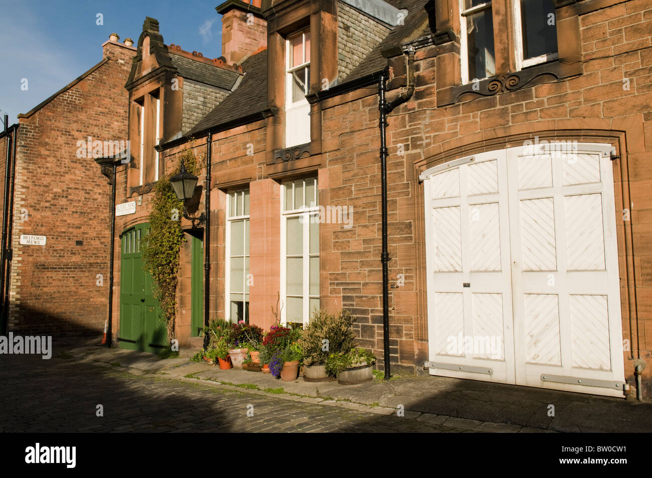 Traditional terraced housing in Belford Mews, Edinburgh Stock Photo Alamy