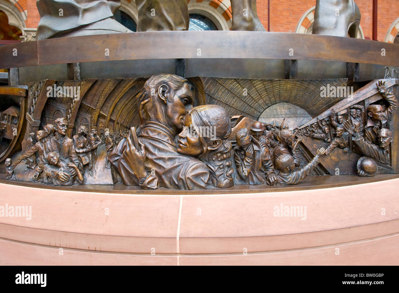 St Pancras Station , Paul Day statue " The Meeting Place " 2007