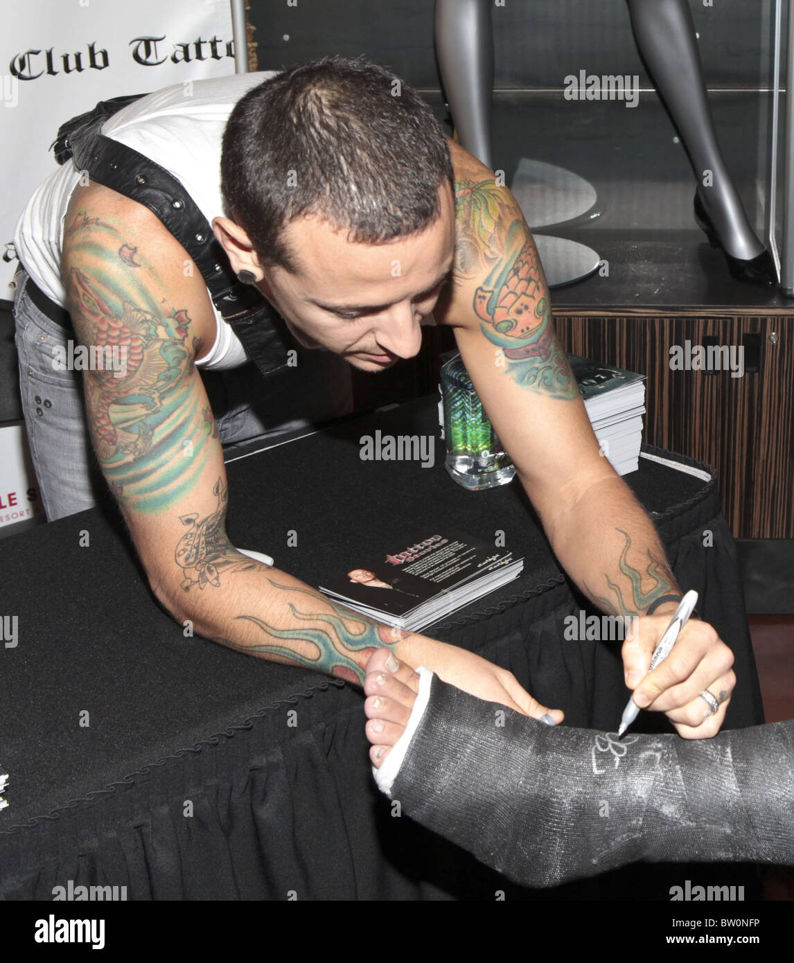 Linkin Park mainly Chester Bennington and tattoos Getting a tattoo is  painful It teaches me humility reminds  VK