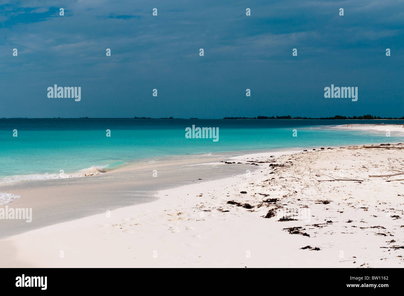 Cuba caribbean beach sea waves hi-res stock photography and images - Alamy
