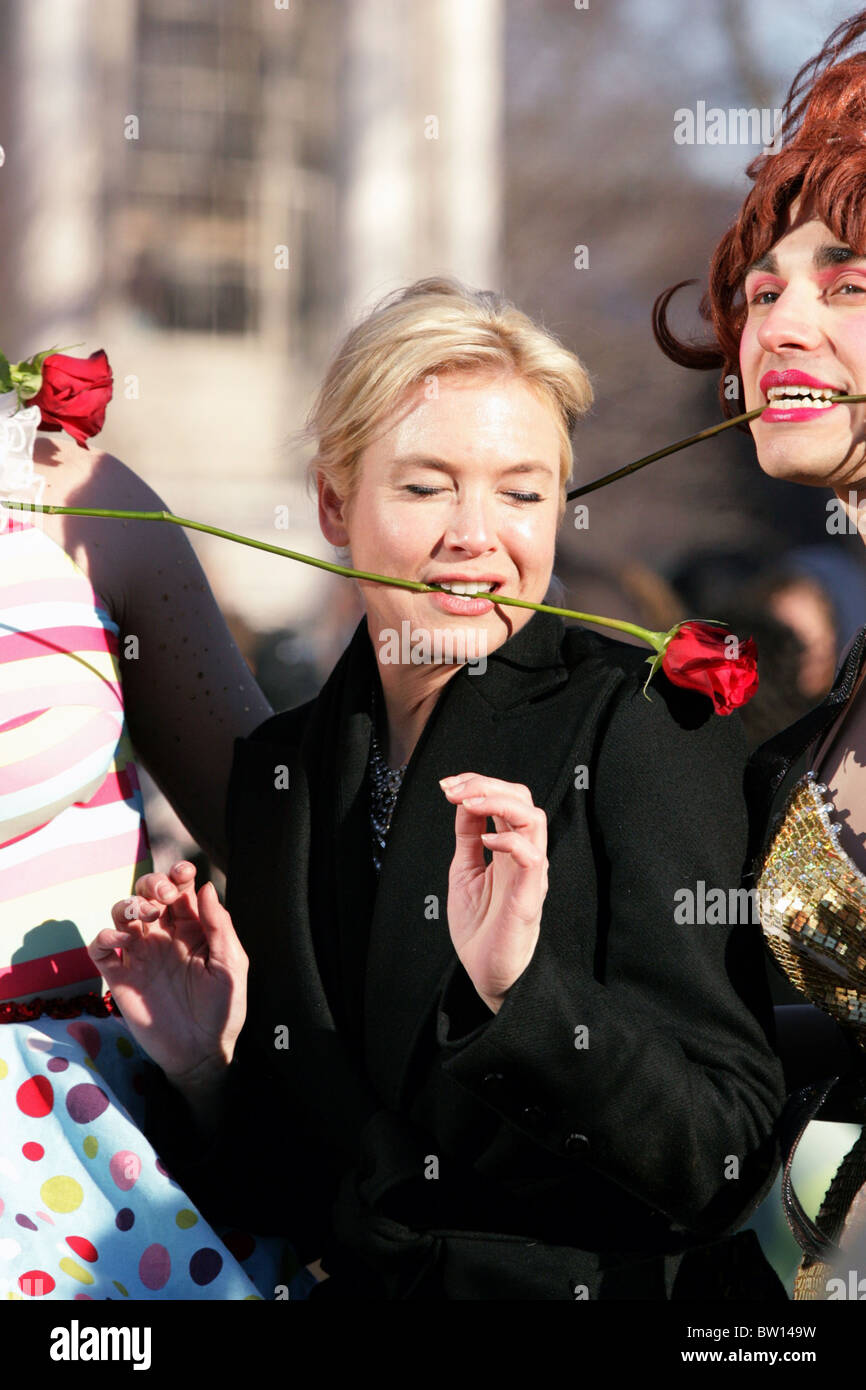 Renee Zellweger Honored as Harvard University's Hasty Pudding Club's 2009 Woman of the Year