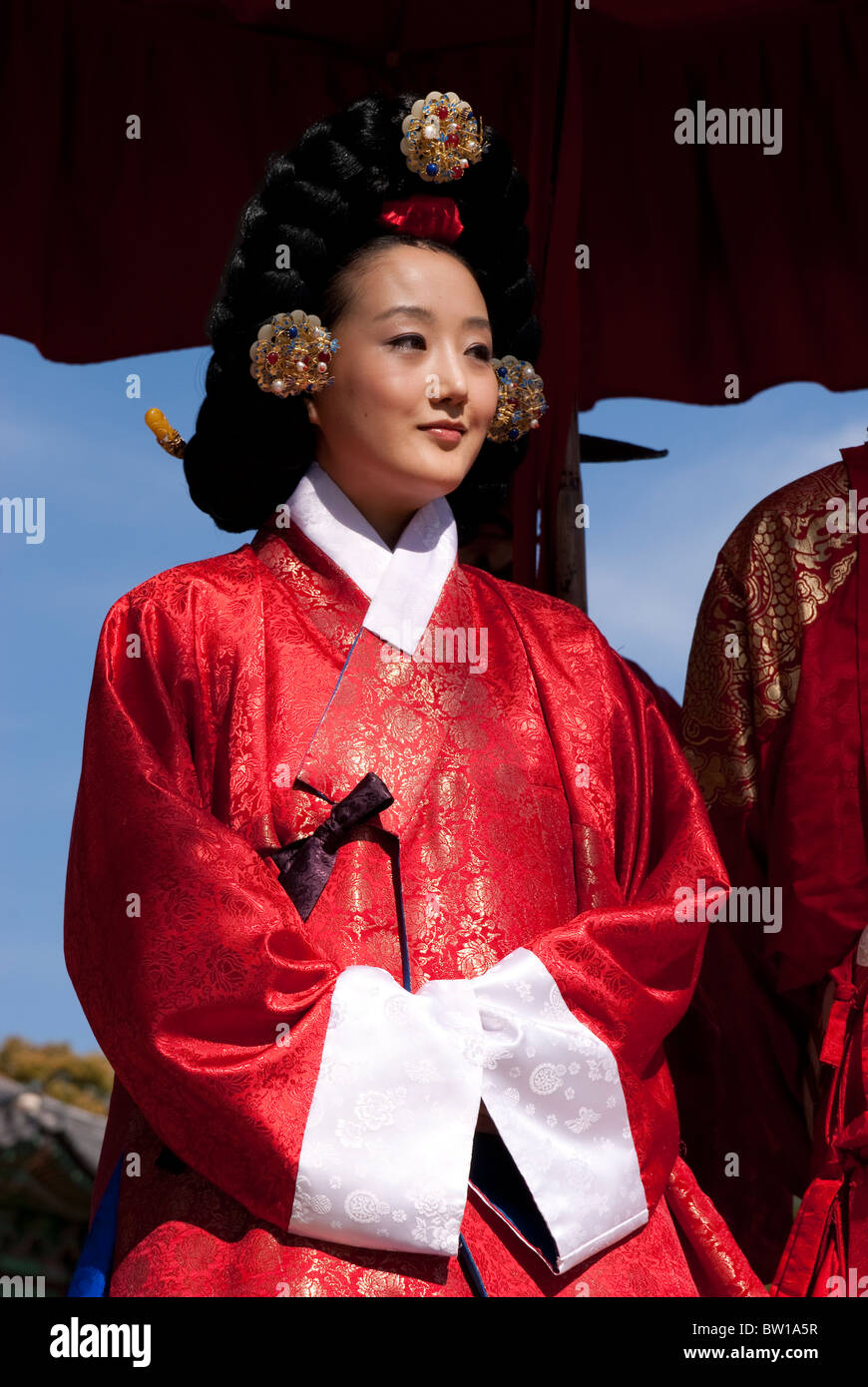 A reenactment of the King and Queen of Korea walking through Gyeongbok