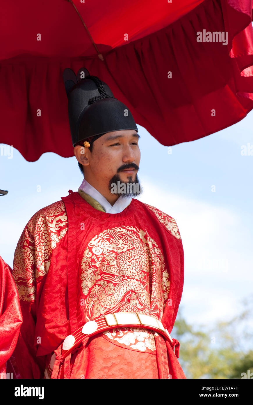 Korea king costume hi res stock photography and images Alamy