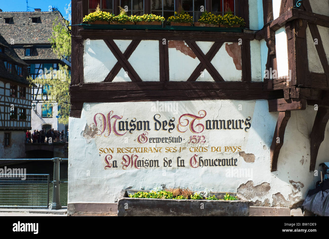 MAISON DES TANNEURS RESTAURANT 16th Century HALF-TIMBERED RENAISSANCE HOUSE LA PETITE FRANCE DISTRICT STRASBOURG ALSACE FRANCE Stock Photo