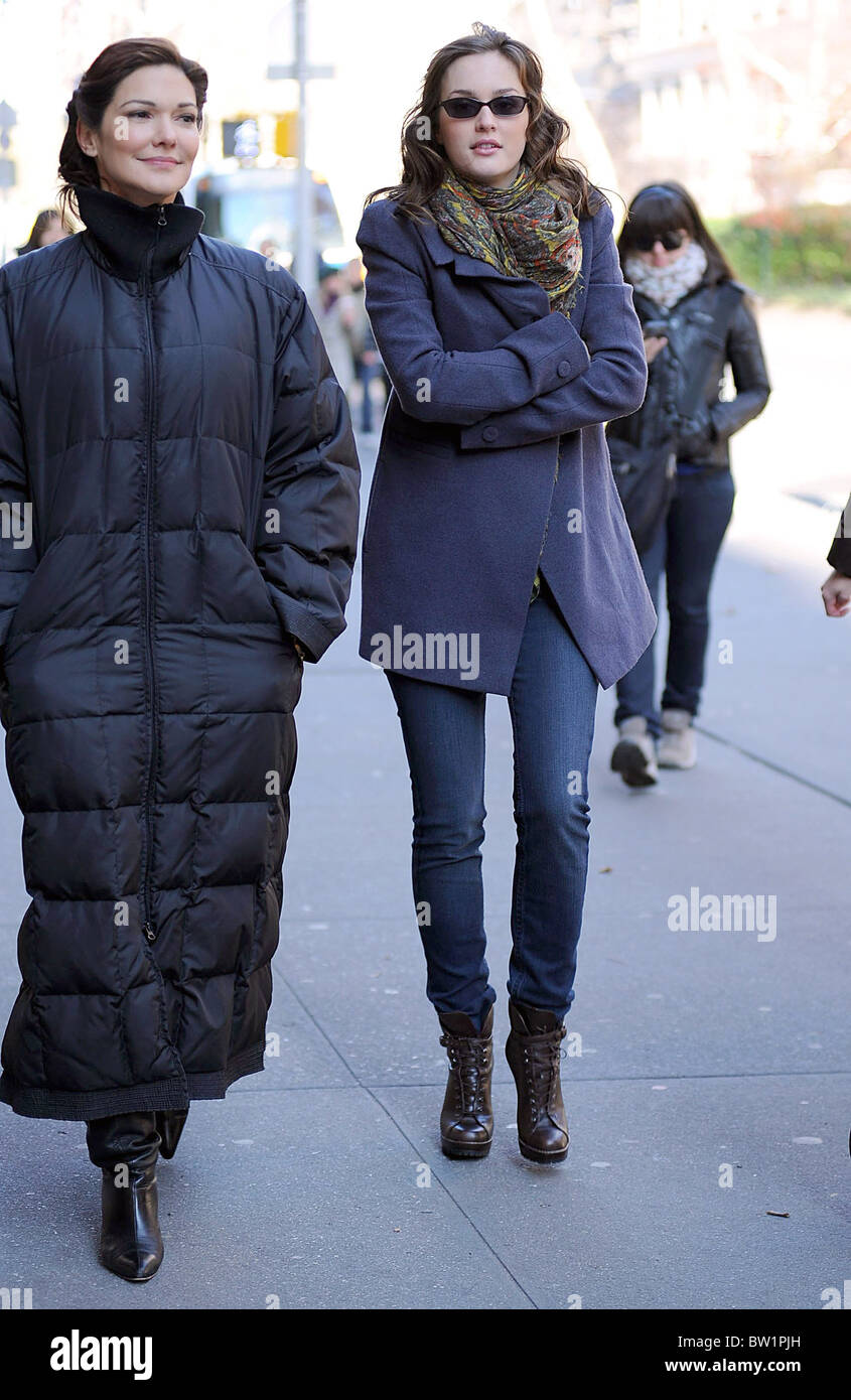 GOSSIP GIRL Filming in Manhattan Stock Photo Alamy