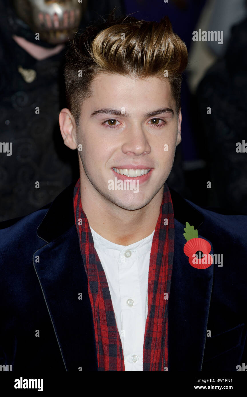 Aiden Grimshaw attends the World Premiere of Harry Potter and the