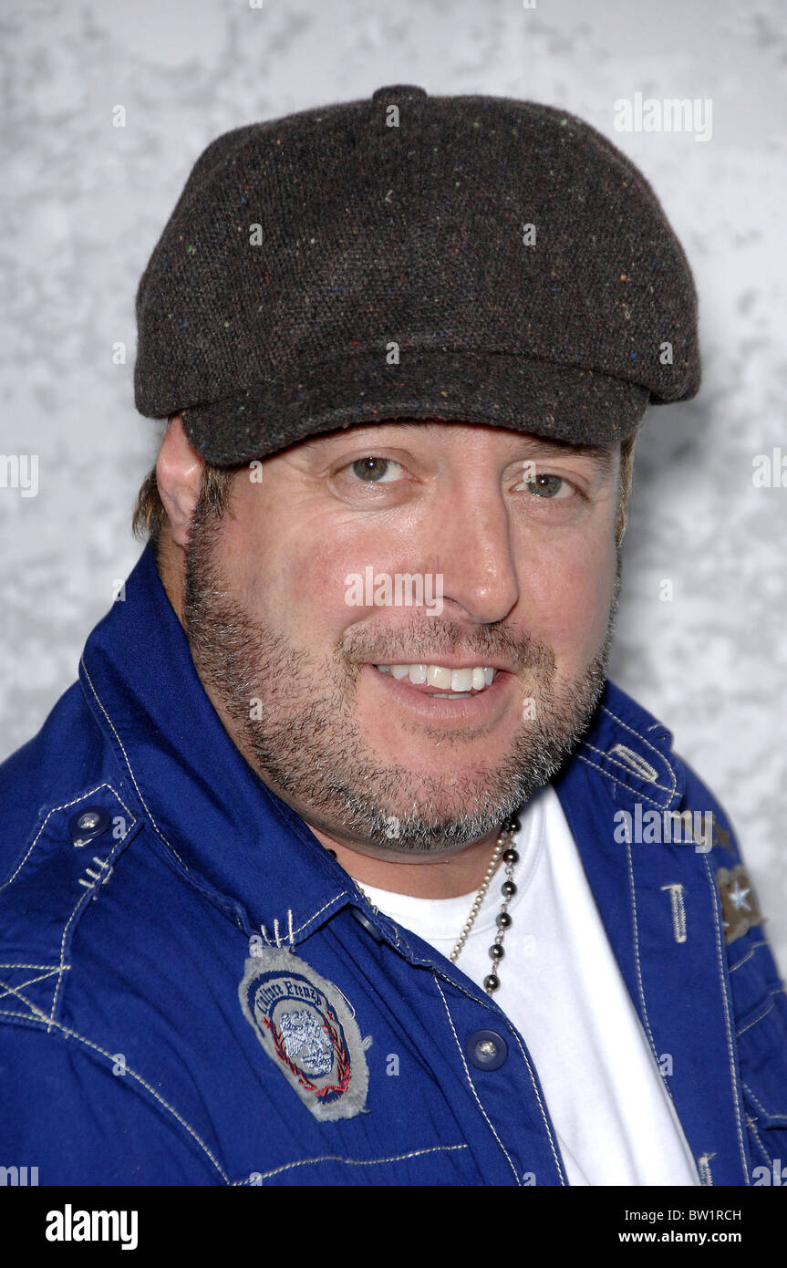 The Larry The Cable Guy COMEDY CENTRAL Roast Stock Photo Alamy