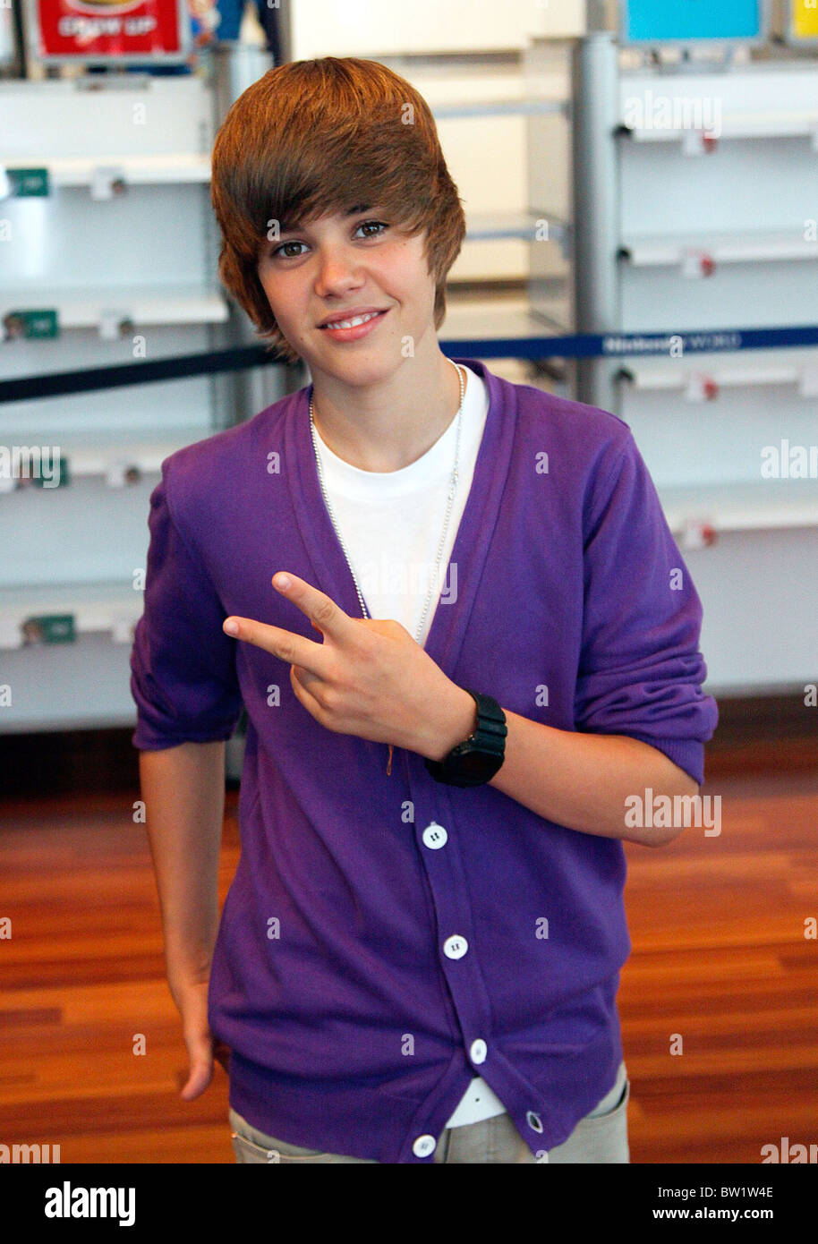 Justin Bieber Concert and Autograph Signing Stock Photo - Alamy